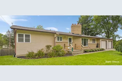 1318 Forest Hill Avenue SE, Kentwood, MI 49546 - Photo 2