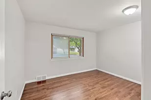 1810 Briarwood Dr, Madison Heights, MI 48071 - Photo 34