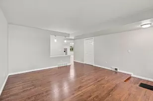 1810 Briarwood Dr, Madison Heights, MI 48071 - Photo 12
