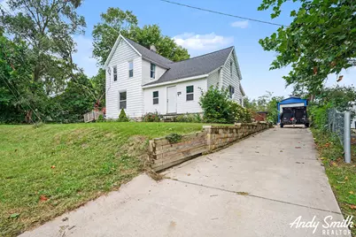 2230 Hoyle Avenue NW, Grand Rapids, MI 49544 - Photo 2
