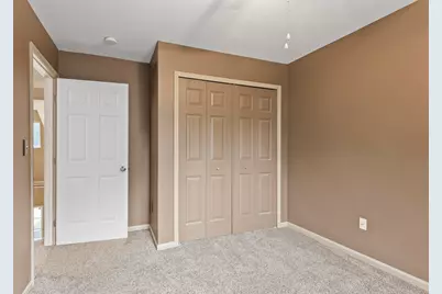 7403 Pine Creek Trail, Waterford, MI 48327 - Photo 18