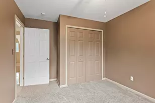 7403 Pine Creek Trail, Waterford, MI 48327 - Photo 18
