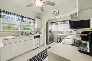 182 W Mansion Street W, Jackson, MI 49203 - Photo 6