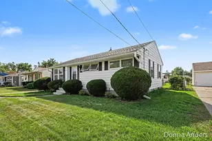 4895 Marshall Ave SE, Kentwood, MI 49508 - Photo 4