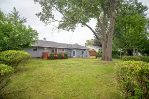 1355 W Broadway Ave, Muskegon, MI 49441 - Photo 6
