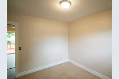 1355 W Broadway Avenue, Muskegon, MI 49441 - Photo 26