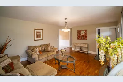 1355 W Broadway Avenue, Muskegon, MI 49441 - Photo 8
