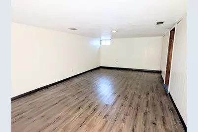 1355 W Broadway Avenue, Muskegon, MI 49441 - Photo 30