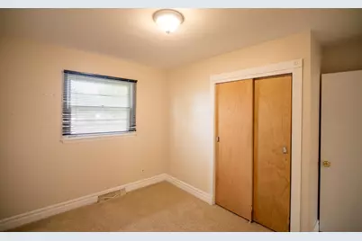 1355 W Broadway Avenue, Muskegon, MI 49441 - Photo 24