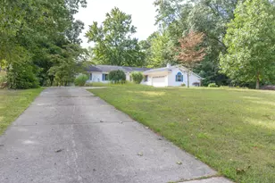 15593 Shady Ln, Three Rivers, MI 49093 - Photo 2