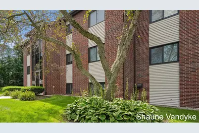 3400 Devonwood Hills NE #E, Grand Rapids, MI 49525 - Photo 2