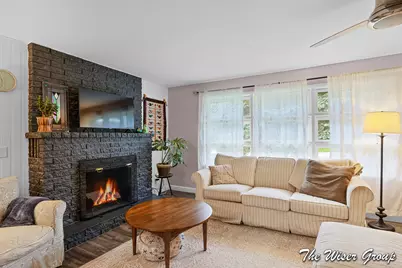1910 Knapp Street NE, Grand Rapids, MI 49505 - Photo 8