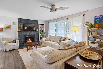 1910 Knapp Street NE, Grand Rapids, MI 49505 - Photo 2