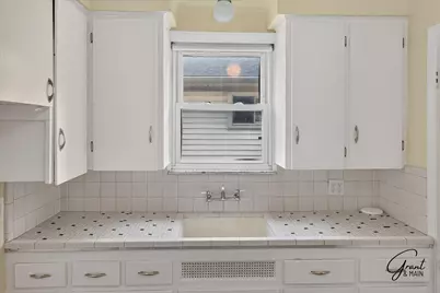 21000 La Salle Boulevard, Warren, MI 48089 - Photo 6