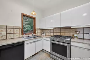 3135 Lakeshore Dr, Muskegon, MI 49441 - Photo 16