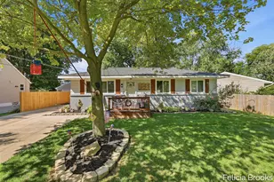 457 Parkside Ave NW, Grand Rapids, MI 49534 - Photo 1
