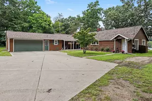 732 Community Dr, Battle Creek, MI 49014 - Photo 1
