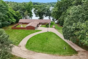 732 Community Dr, Battle Creek, MI 49014 - Photo 2