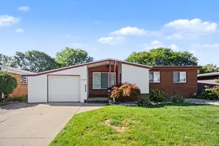 22848 St Joan St, Saint Clair Shores, MI 48080 - Photo 2