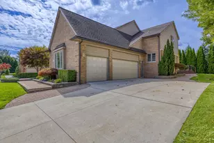 3972 Greenwood St, Rochester Hills, MI 48309 - Photo 2