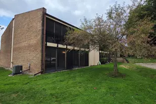 18233 University Park Dr, Livonia, MI 48152 - Photo 30