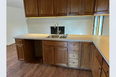 38040 Castle Drive, Romulus, MI 48174 - Photo 4