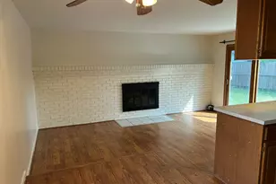38040 Castle Dr, Romulus, MI 48174 - Photo 8