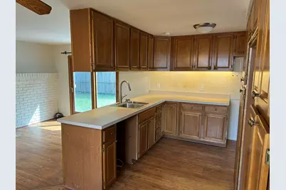 38040 Castle Drive, Romulus, MI 48174 - Photo 6