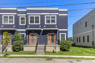 735 Bates St SE, Grand Rapids, MI 49503 - Photo 1