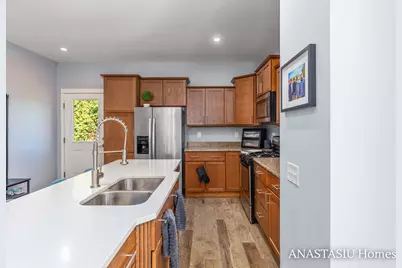 735 Bates Street SE, Grand Rapids, MI 49503 - Photo 10
