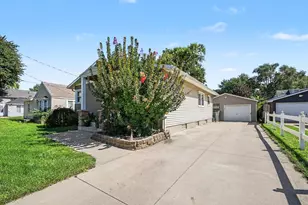 3720 Flamingo Ave SW, Wyoming, MI 49509 - Photo 4
