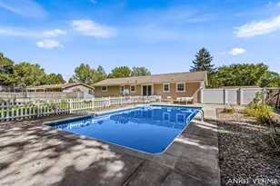 7439 Eastlane Ave, Jenison, MI 49428 - Photo 8