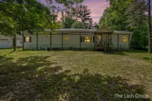 1665 S Forest Hills Dr, White Cloud, MI 49349 - Photo 1