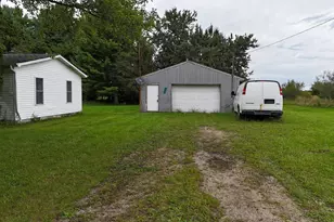 1100 Lilac Rd, Hillsdale, MI 49242 - Photo 2