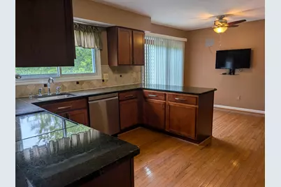 22248 N Innsbrook Drive, Farmington Hills, MI 48167 - Photo 2