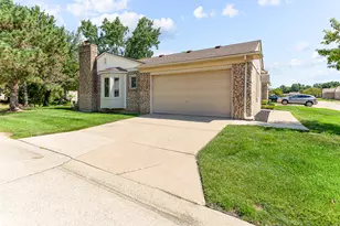 13711 Maple Grove Ave, Shelby Twp, MI 48315 - Photo 6