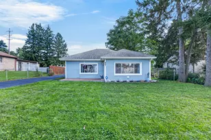 887 Bryant Ave, Jackson, MI 49202 - Photo 2