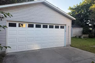 2744 Huizenga St, Muskegon, MI 49444 - Photo 4