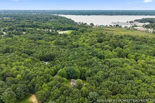 1876 Columbus St, Holland, MI 49424 - Photo 8