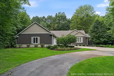 1876 Columbus Street, Holland, MI 49424 - Photo 2