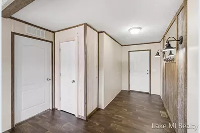 104 Gardens Boulevard NW, Grand Rapids, MI 49534 - Photo 10