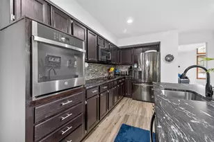 37676 N Laurel Park Dr, Livonia, MI 48152 - Photo 6