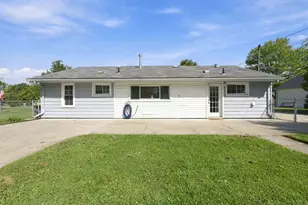 9445 Highland Dr, Grosse Ile, MI 48138 - Photo 26