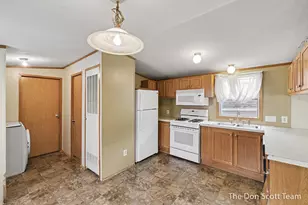 3662 Mt Blanc St NW, Grand Rapids, MI 49544 - Photo 6