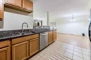 120 W Oakbrook Dr, Ann Arbor, MI 48103 - Photo 6