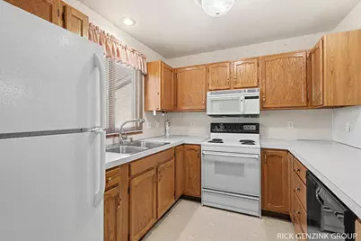 901 Creekridge Drive, Holland, MI 49423 - Photo 12