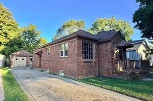 2240 Avon St, Saginaw, MI 48602 - Photo 2
