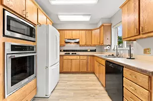 29821 Mason St, Livonia, MI 48154 - Photo 18