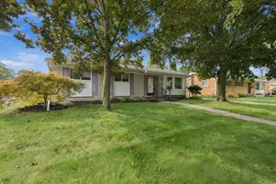 29821 Mason St, Livonia, MI 48154 - Photo 2