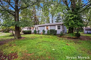 819 W 25th St, Holland, MI 49423 - Photo 1